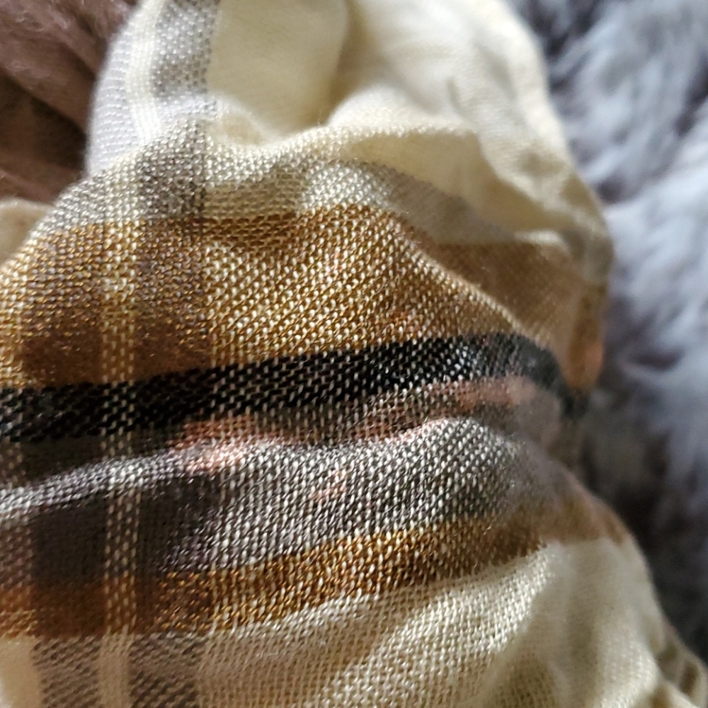 Scarf - Picture 2 of 3